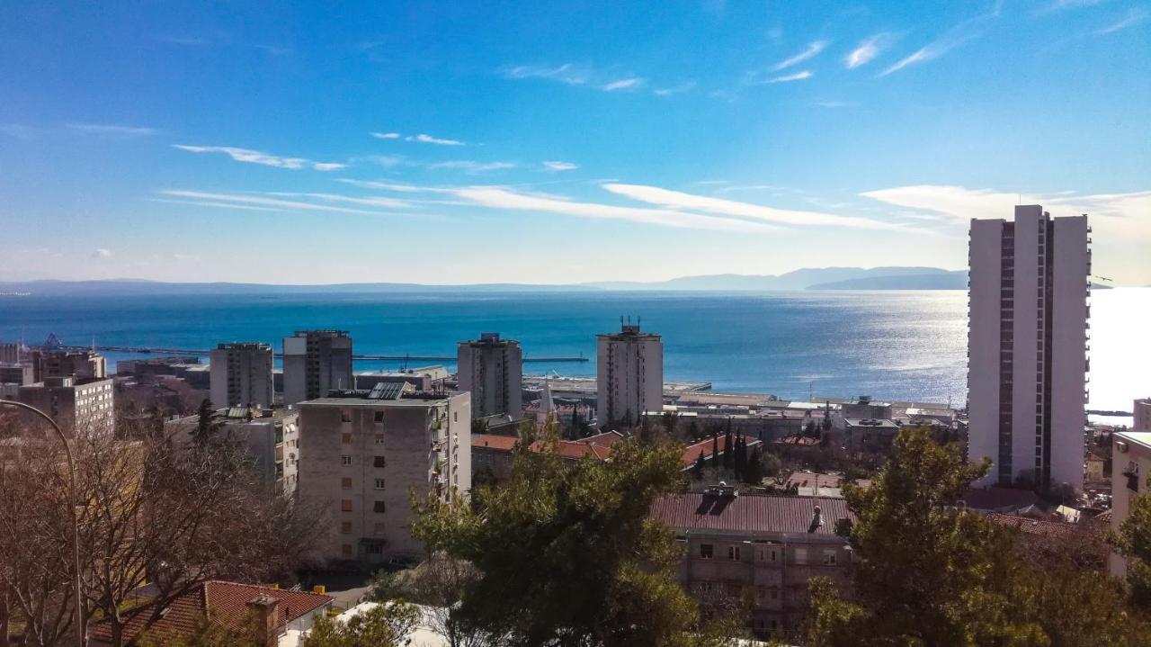 Sea And Mountain Rijeka Exterior foto